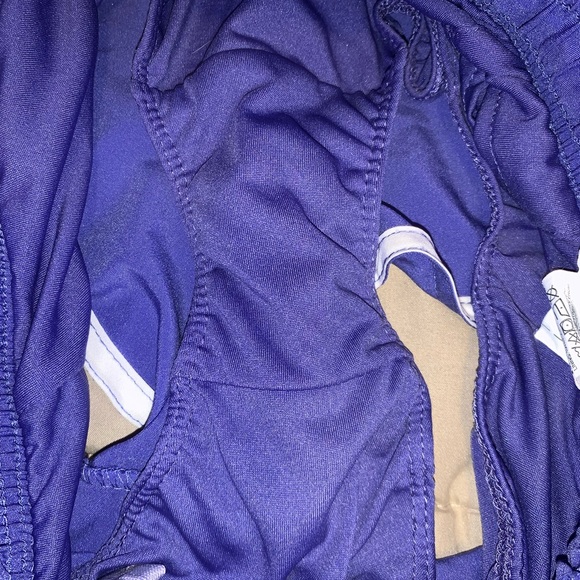 Old navy shorts - Picture 3 of 4